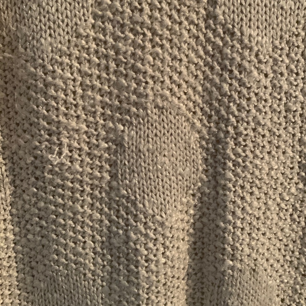 Elle Natural Surgery Pales with Silver Threading Thick Sweater Women’s Size M - Picture 5 of 5